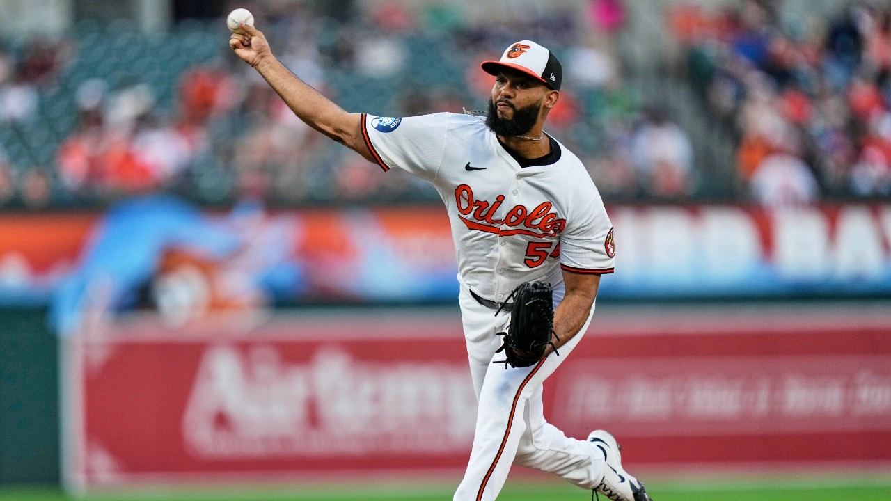 Toronto Blue Jays Acquire Seranthony Dominguez from Orioles for Juaron Watts-Brown
