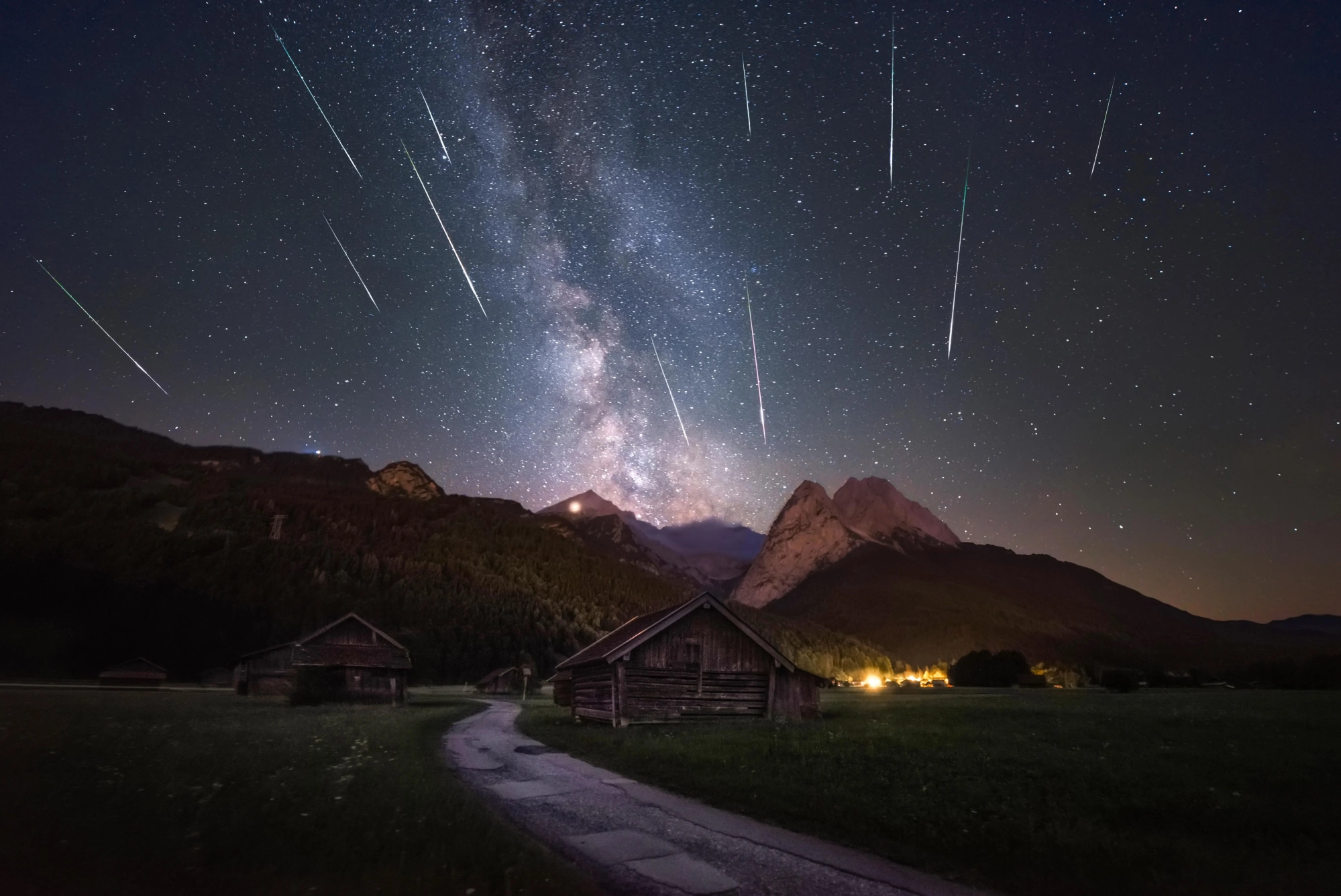 Watch Spectacular Meteor Showers Peak on July 29-30: Delta Aquariids, Alpha Capricornids, and Perseids