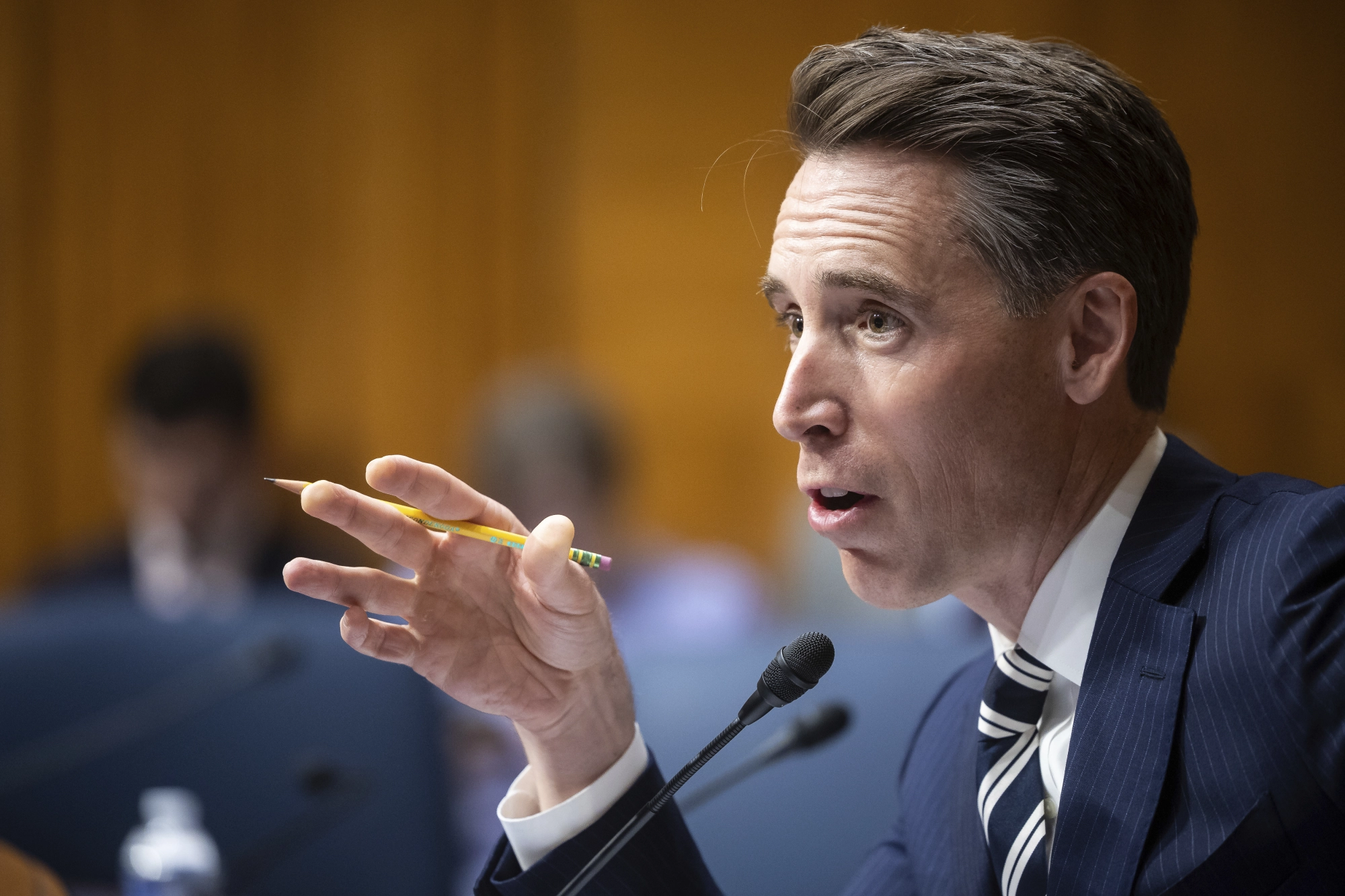 Republican Senators Criticize Insider Trading Legislation in Heated Hearing