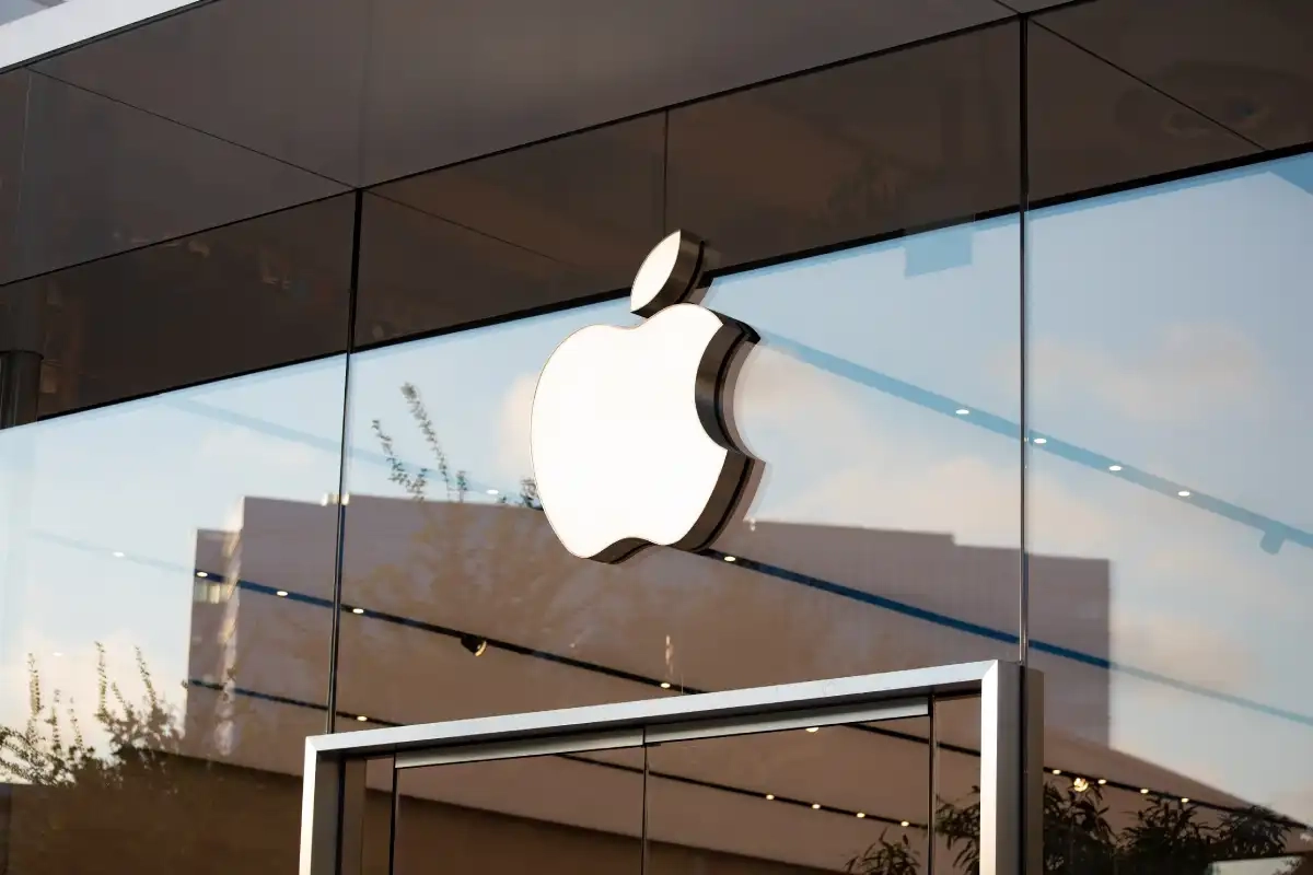 Apple Smashes Revenue Expectations in Q3 2025, iPhone Sales Soar