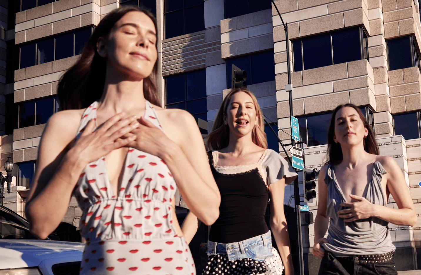 HAIM Reflect on Heartbreaks and Sisterly Synergy in Latest Album 'I Quit
