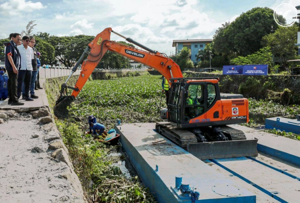 Ferdinand Marcos Jr. Launches MMDA's Bayanihan sa Estero Program for Metro Manila Drainage Maintenance