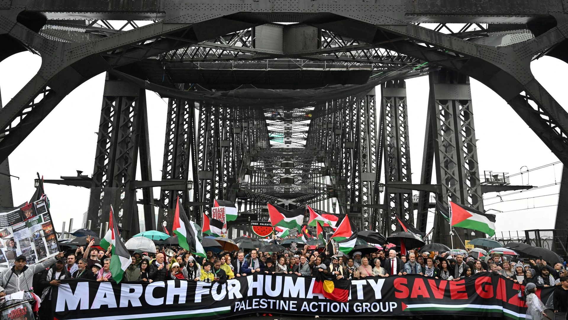 Sydney Harbour Bridge March for Humanity Draws Tens of Thousands Amid Israel-Hamas Conflict