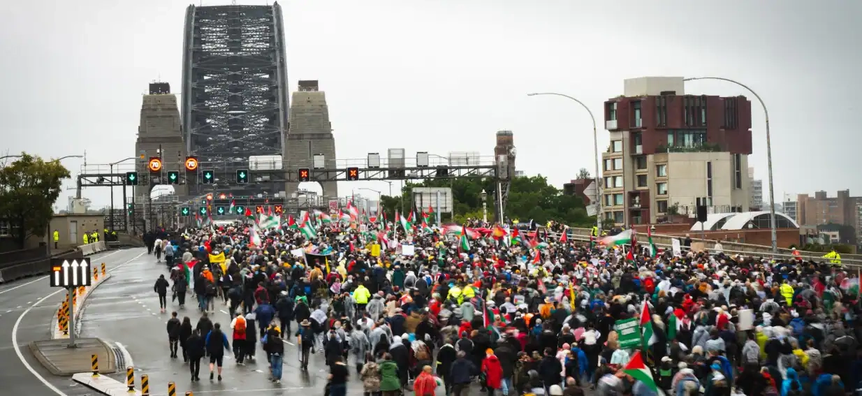 Sydney Harbour Bridge Protest Draws Attention to Gaza Crisis