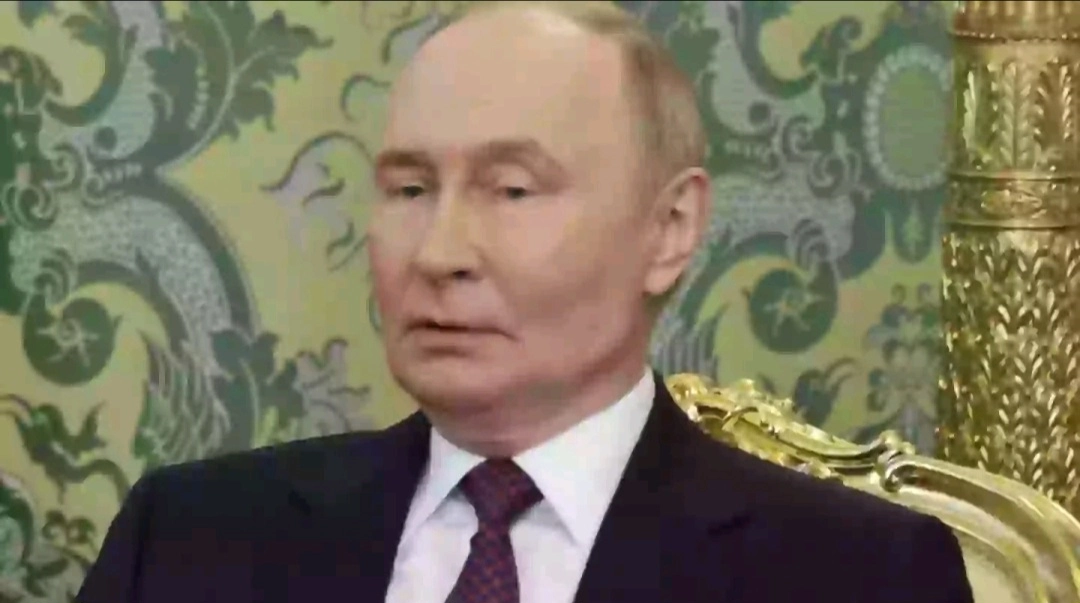 Former CIA Officer Predicts Internal Threat to Putin's Leadership