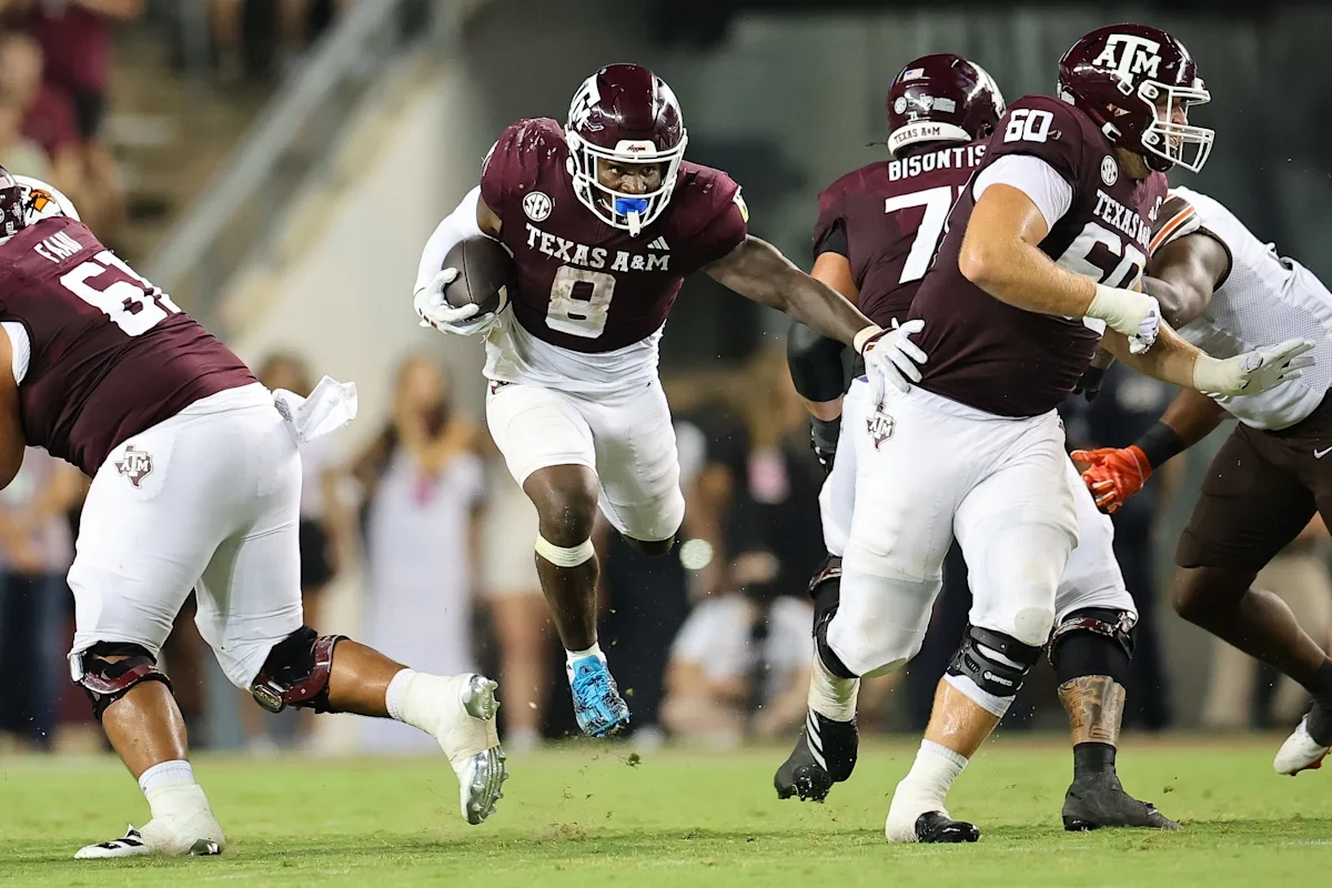Texas A&M's Le'Veon Moss Poised to Lead SEC in Rushing Yards