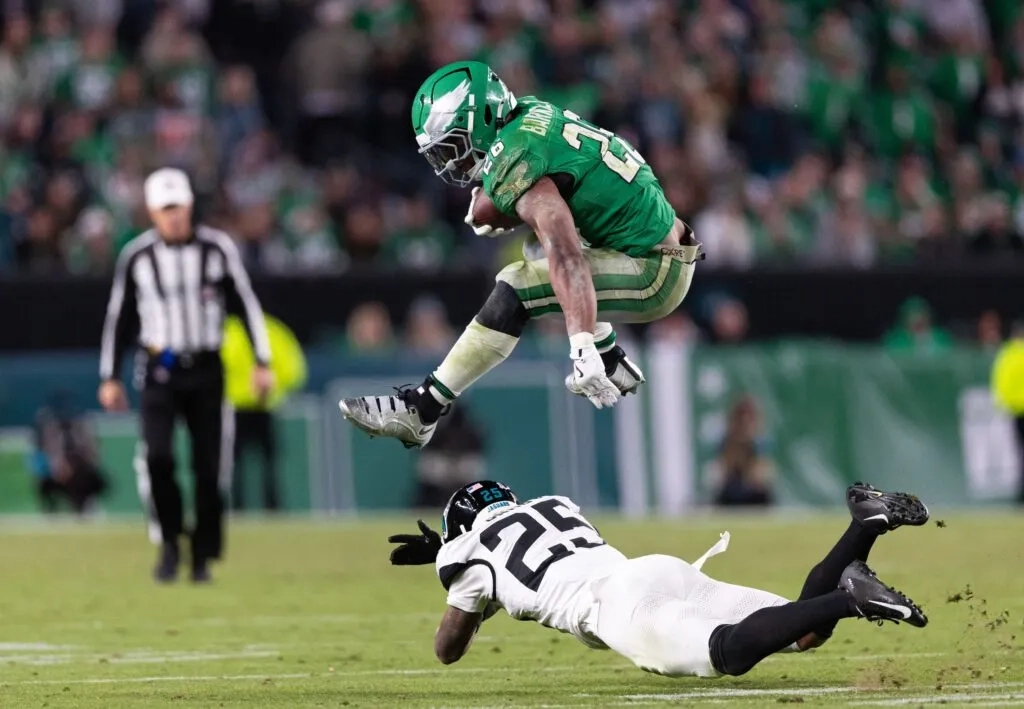 Saquon Barkley Compares Viral Backwards Hurdle to Michael Jordans Legendary Dunk - What Did He Say?