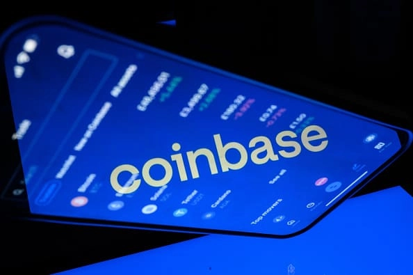 Coinbase Shares Drop Over 6% After $2 Billion Private Offering