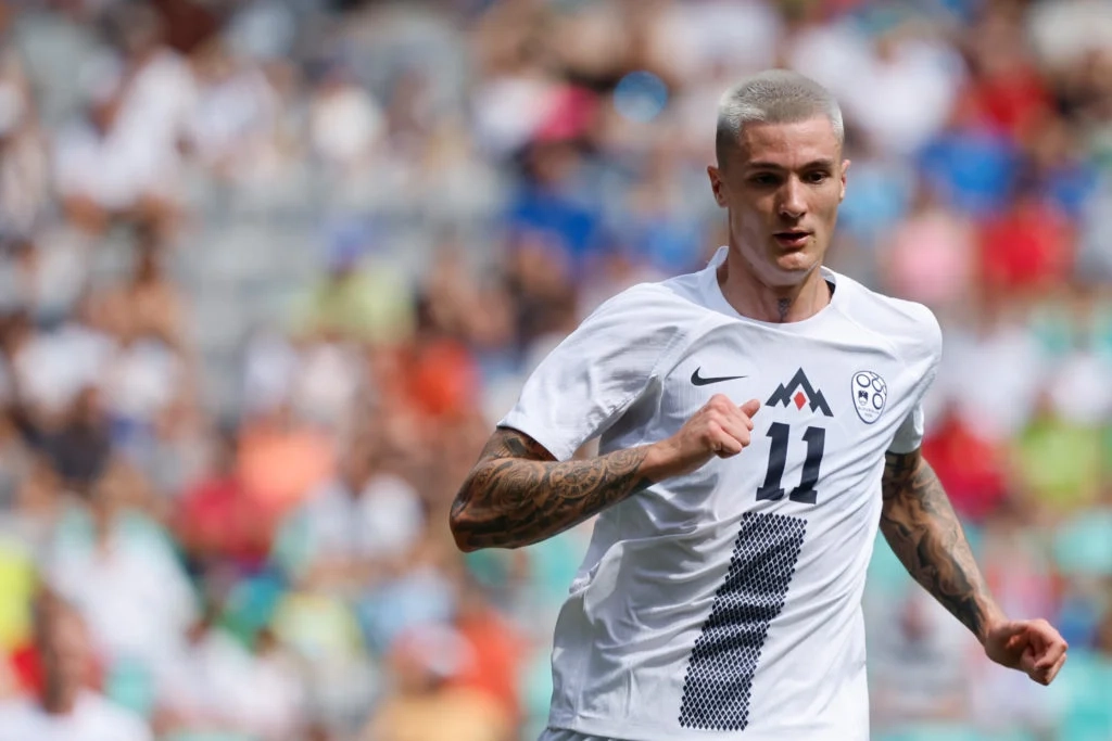 Manchester United Outbids Newcastle for Benjamin Sesko in Late Transfer Move