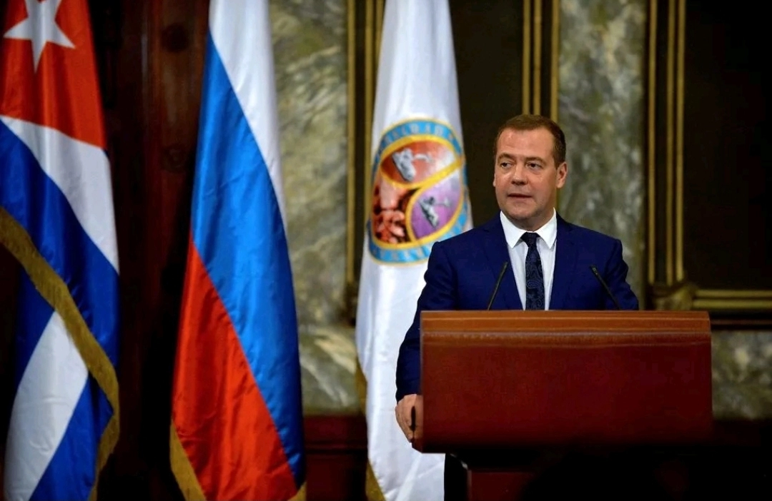 Former Russian President Issues Nuclear Warning to Trump Over Ukraine Crisis