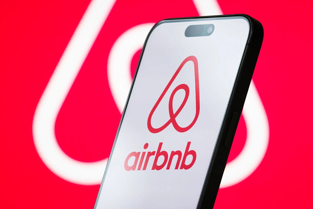Airbnb Beats Analysts' Expectations with $3.10 Billion Revenue