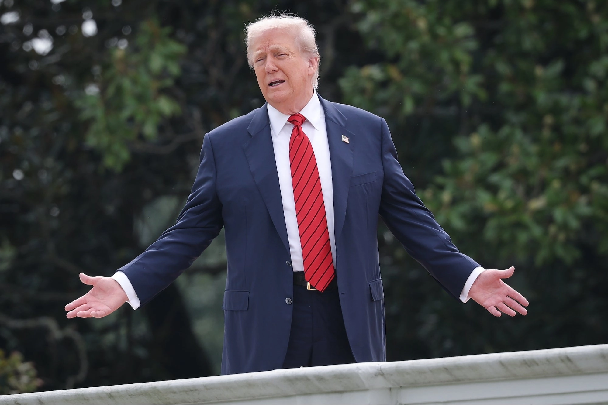 Apple & President Trump to Announce $100B Manufacturing Investment