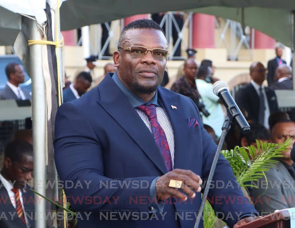 Homeland Security Minister Detains Eight Suspected Gang Members Under Emergency Powers Regulation
