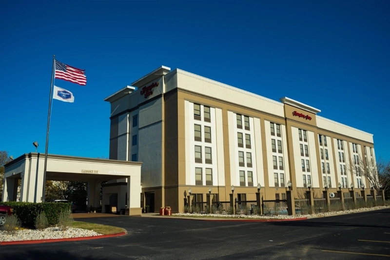 Strategic Investment Opportunity: Hampton Inn Beaumont in Beaumont, TX - For Sale by CBRE