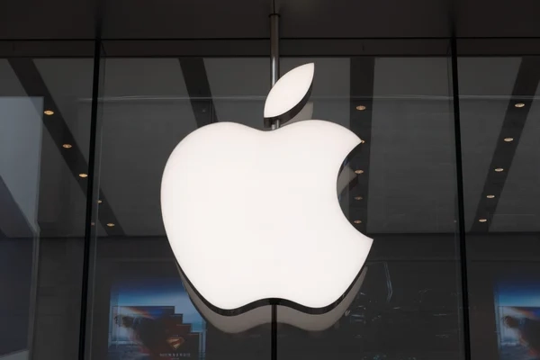 Apple Shifts iPhone and Apple Watch Glass Production to U.S., Invests $2.5 Billion