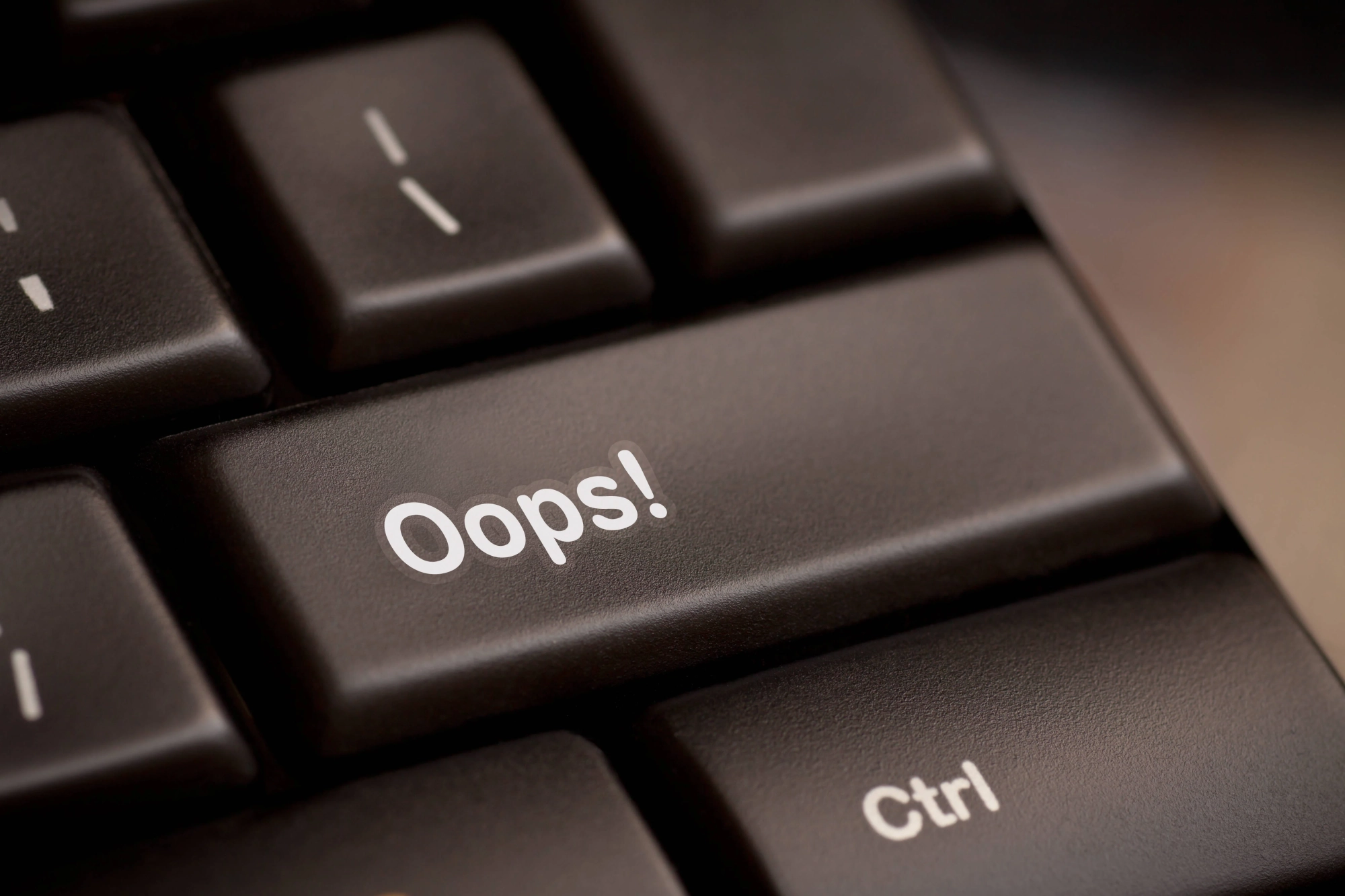 Security Expert Uncovers TeleMessage Data Breach at DEF CON