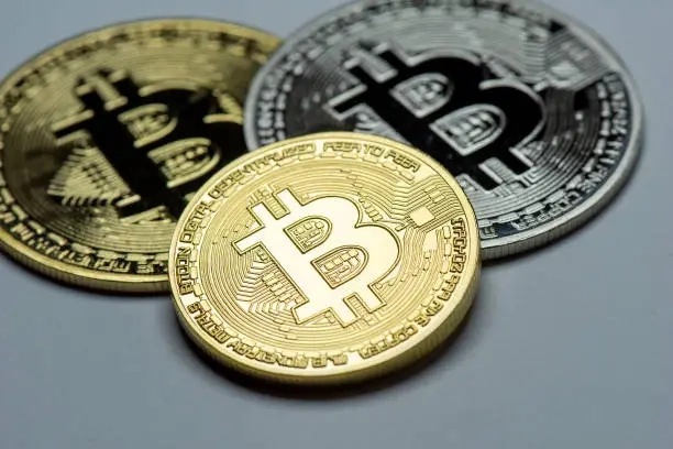 Bitcoin Nears Crucial Breakout Point in Ascending Triangle Pattern