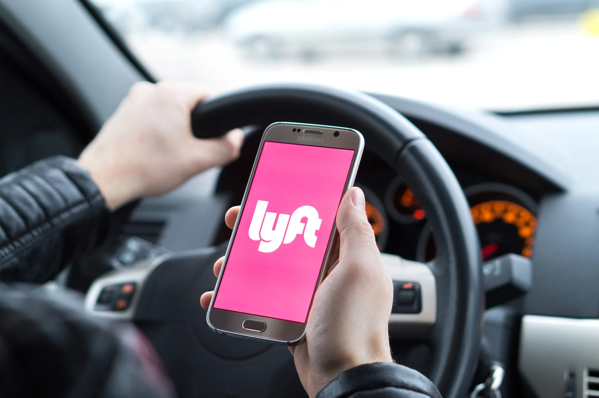 Lyft Co-Founders Exit Board, Revenue Surges: What's Next for LYFT Stock?