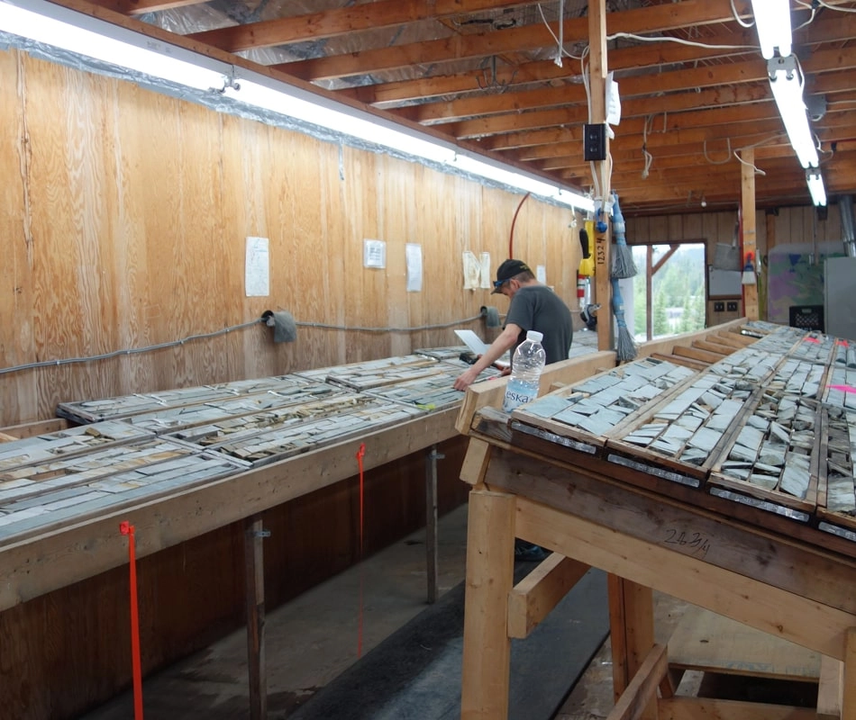 Benz Mining Corp. Unveils Strong Gold Drill Results at Icon Prospect