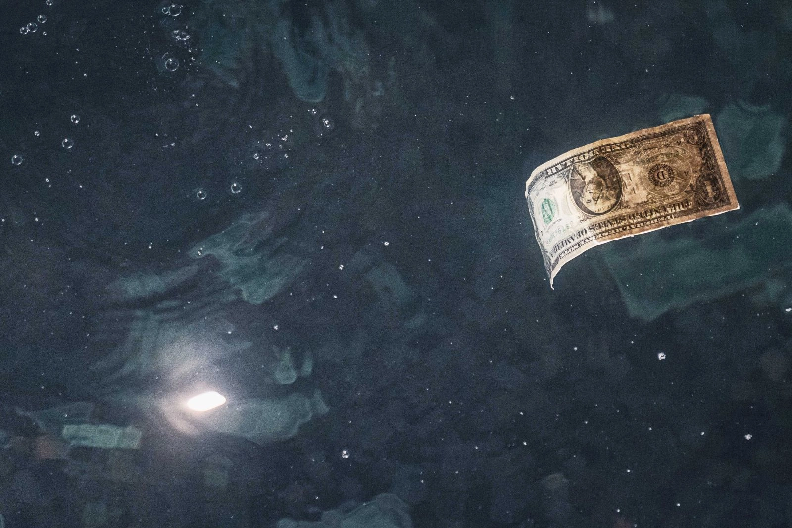 Dollar Index Hits 1.5-Week High on Hawkish Fed Comments