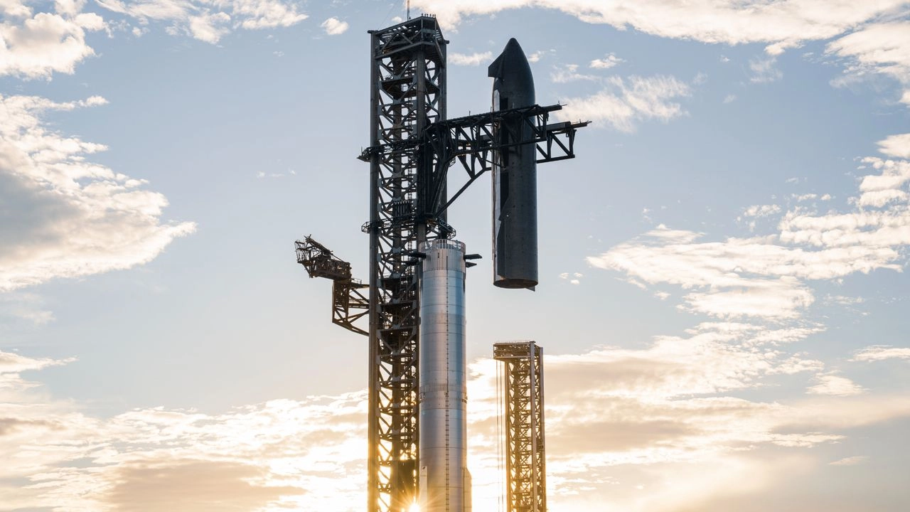 SpaceX Stacks Starship Megarocket for 10th Flight Test Delayed - Latest Updates