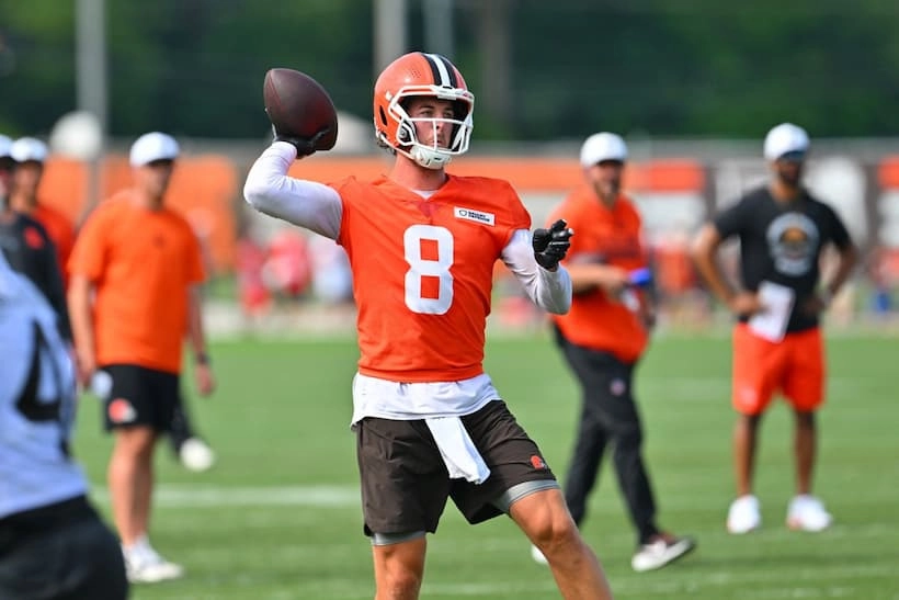 Cleveland Browns Trade QB Kenny Pickett to Raiders for 2026 Draft Pick