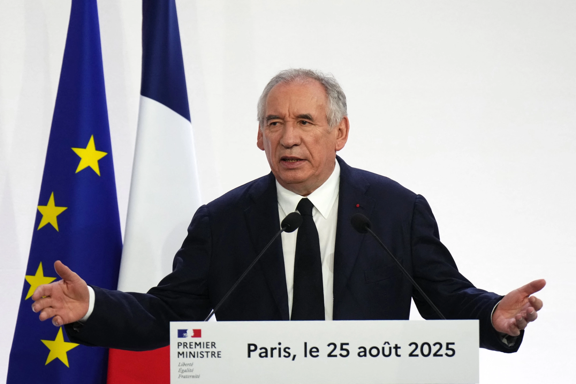 Frances Prime Minister Faces Government Collapse Over Budget Cuts
