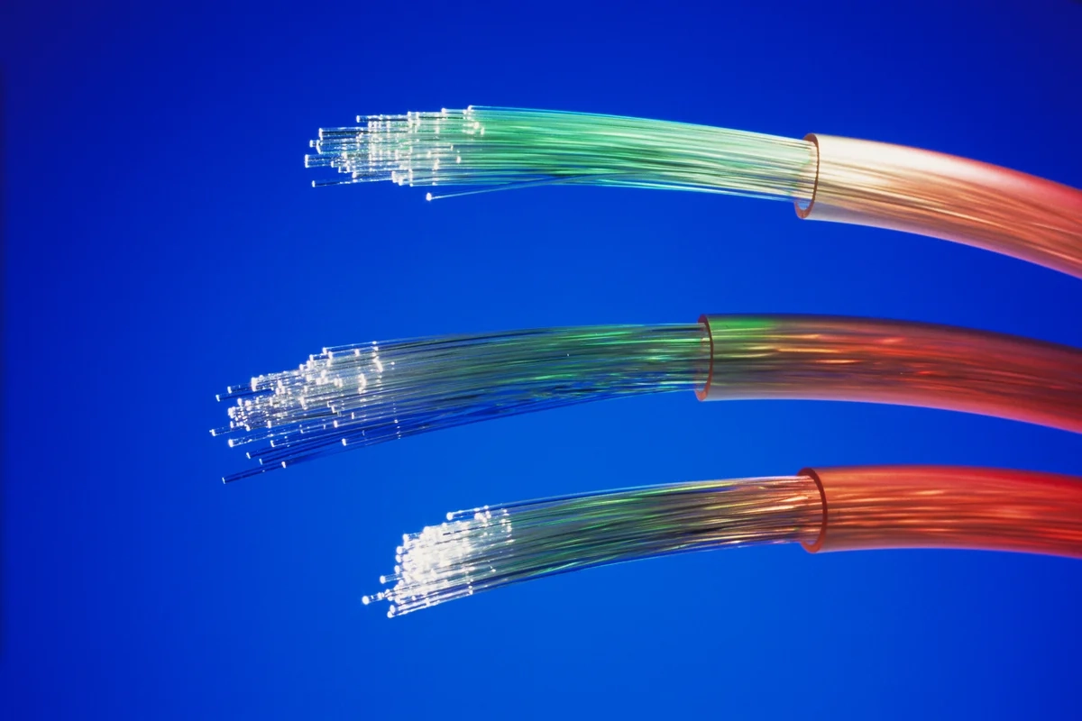 Revolutionary Hollow Optical Fibre Technology for Faster Telecommunications